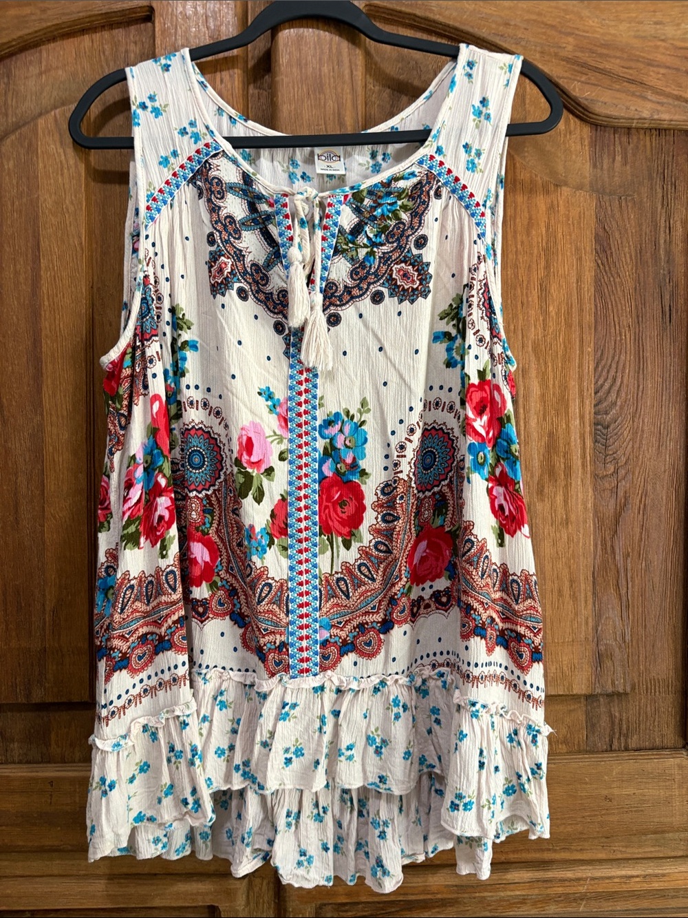 Bila White Sleeveless Floral Tassel Ruffle Blouse
